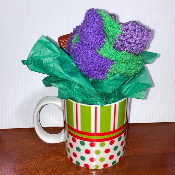 Dear Santa “I Can Explain” Coffee Mug 16 oz and Fuzzy Socks GIFT SET - Picture 8 of 13